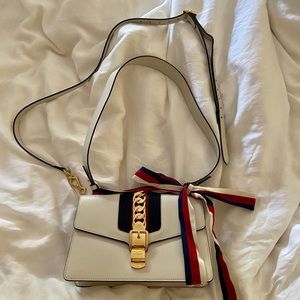 Gucci Sylvie Shoulder Bag Leather Small Neutral